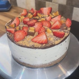 Sweet Serenity – Luxurious Handcrafted Cake